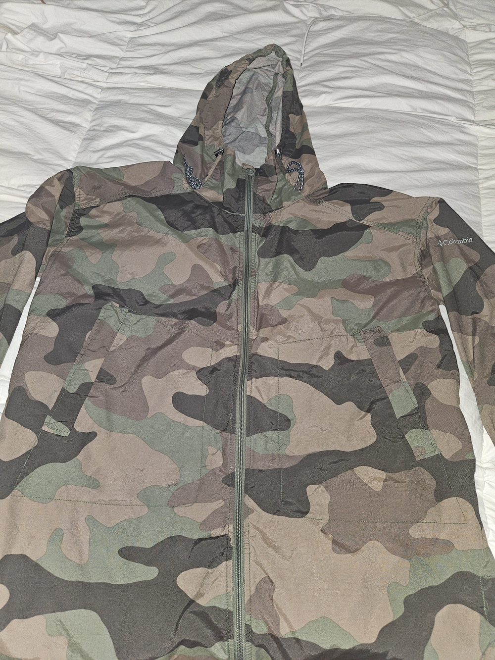 Columbia Camo Hooded Wind Breaker Light Weight  Jacket - So Many Compliments!
